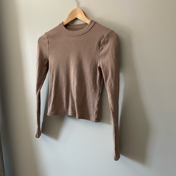 Abercrombie & Fitch “Soft A&F Essentials” ribbed cropped long sleeve - sz XS - Picture 4 of 5